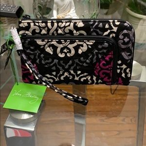 Zip zip wristlet